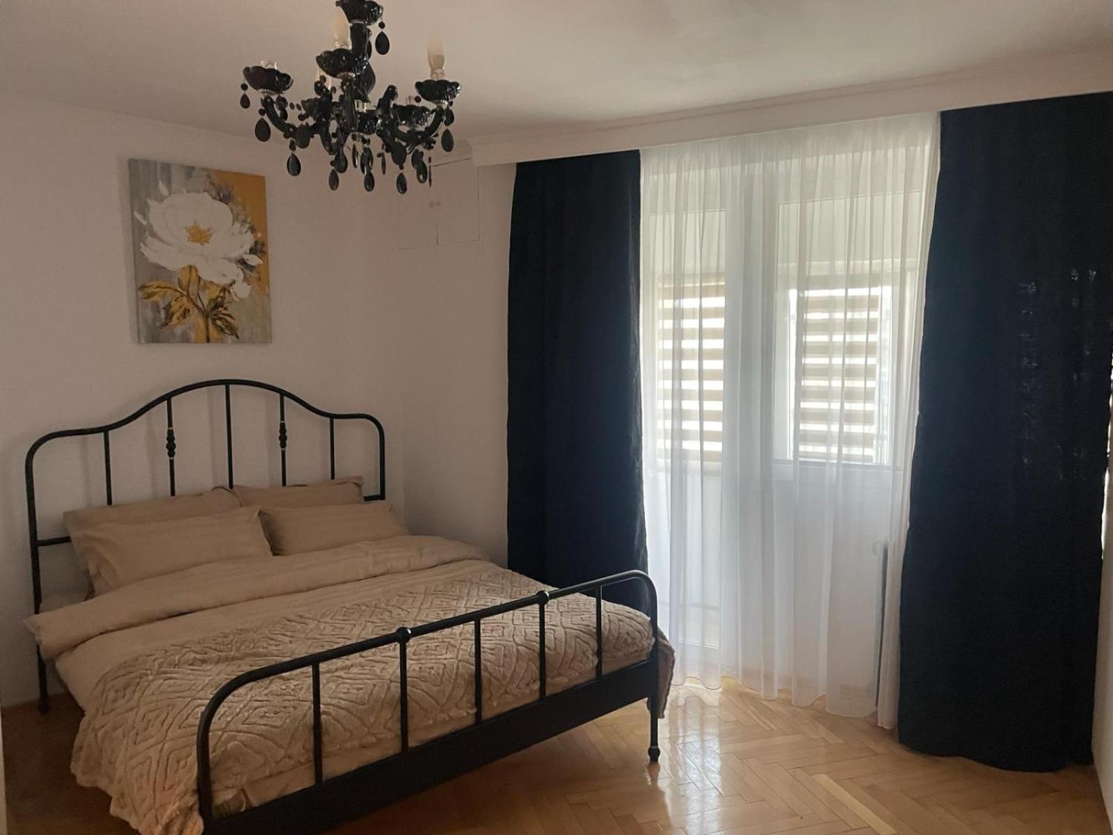 Emm Apartament - 100M Parc Si Metrou Tinererului Bükreş Dış mekan fotoğraf