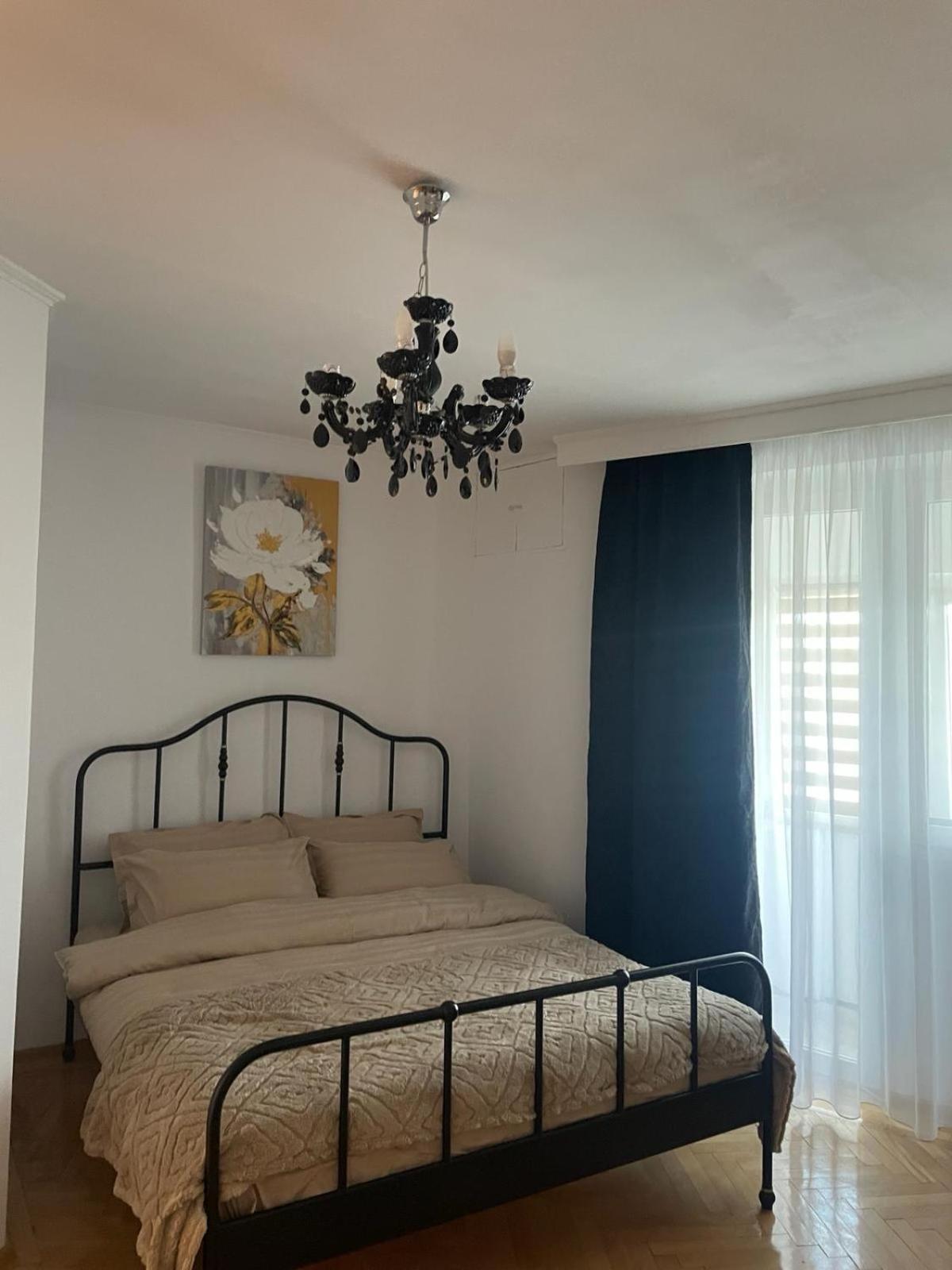 Emm Apartament - 100M Parc Si Metrou Tinererului Bükreş Dış mekan fotoğraf