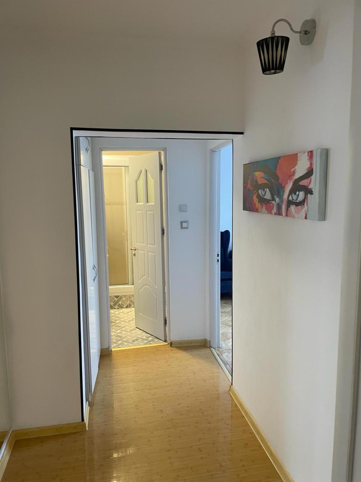 Emm Apartament - 100M Parc Si Metrou Tinererului Bükreş Dış mekan fotoğraf