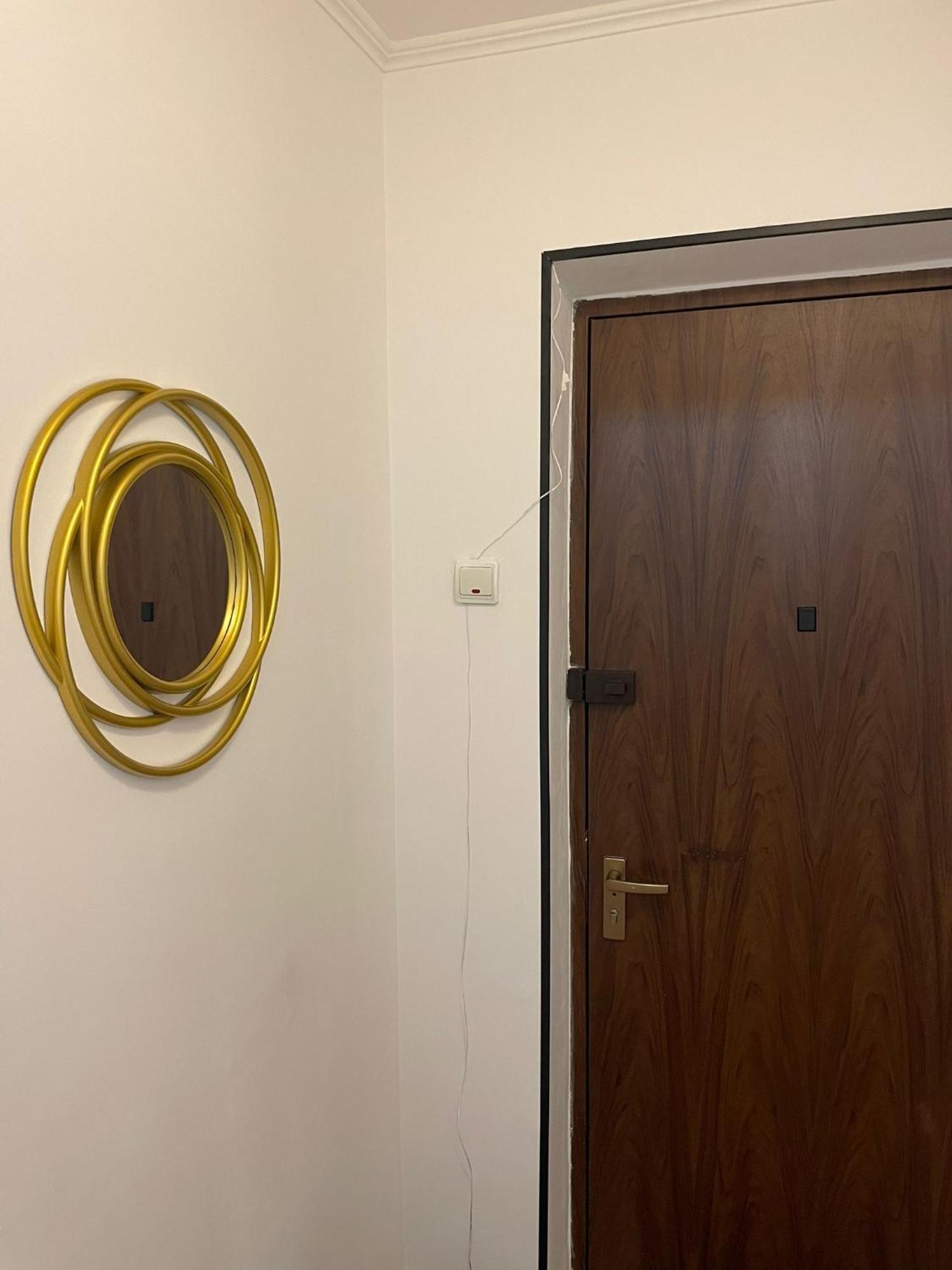 Emm Apartament - 100M Parc Si Metrou Tinererului Bükreş Dış mekan fotoğraf